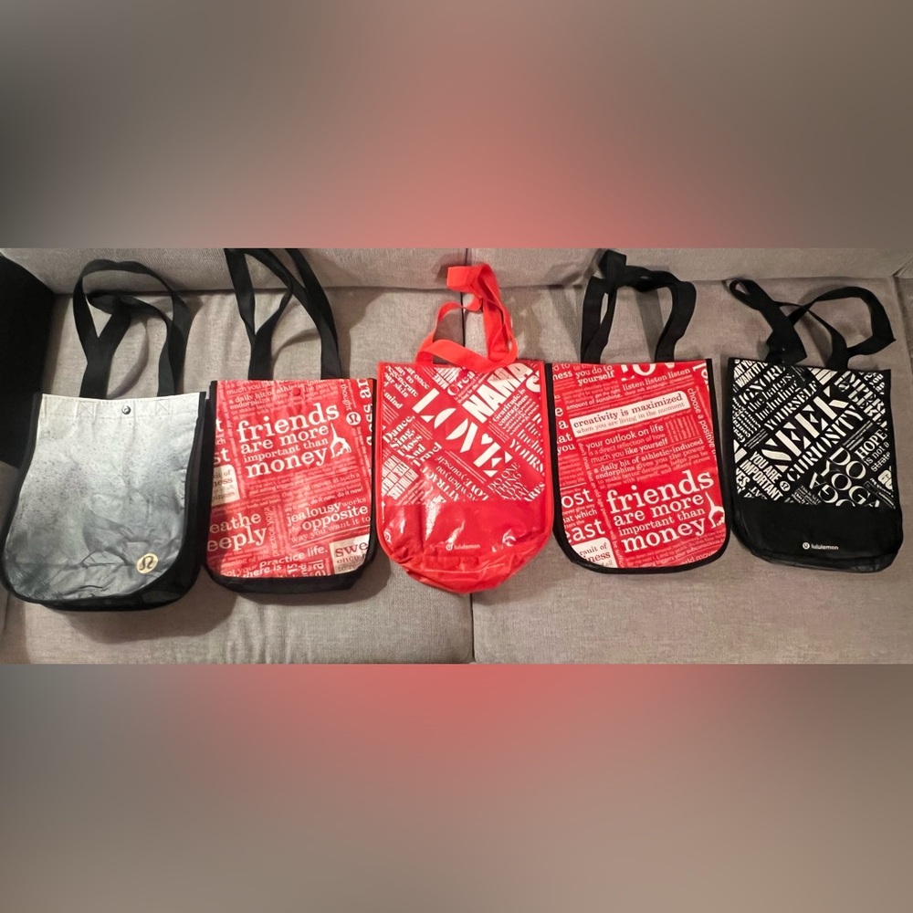 Lululemon-Red and Black Graphic Design Bags